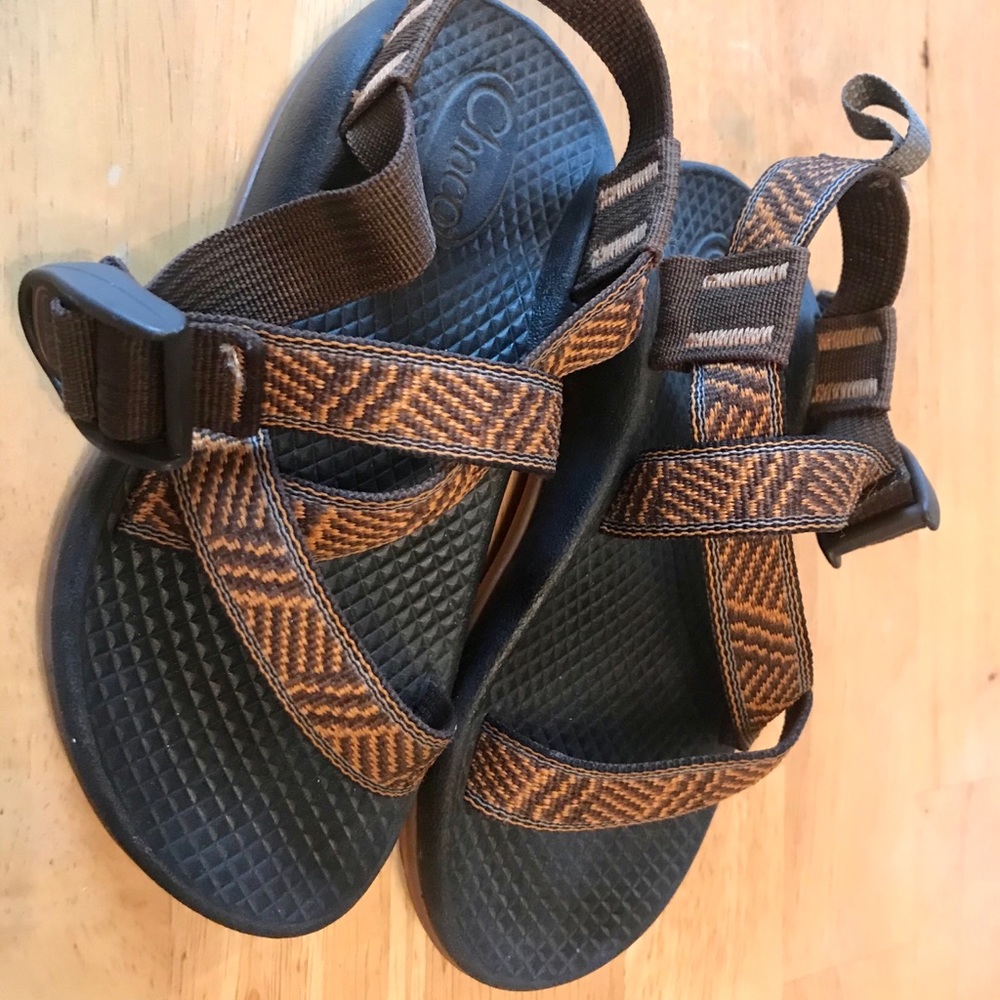 Toddler brown and black Chaco sandals size 11